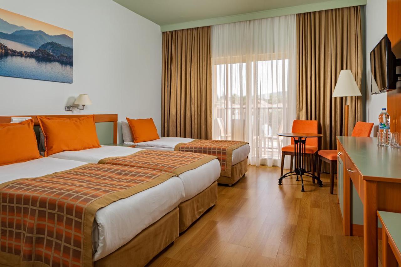 Aqi Hydros Club Hotel Kemer Bagian luar foto A typical hotel room