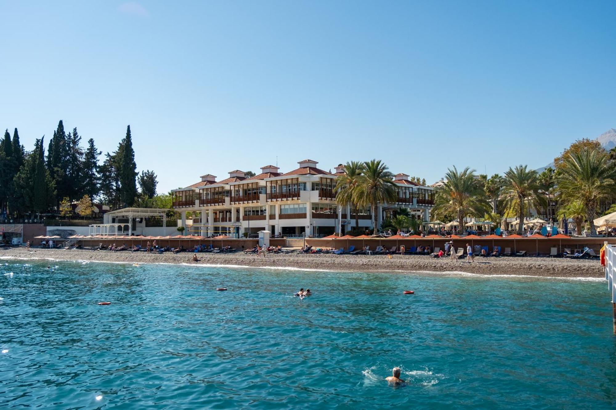 Aqi Hydros Club Hotel Kemer Bagian luar foto The beach at the Grand Hotel